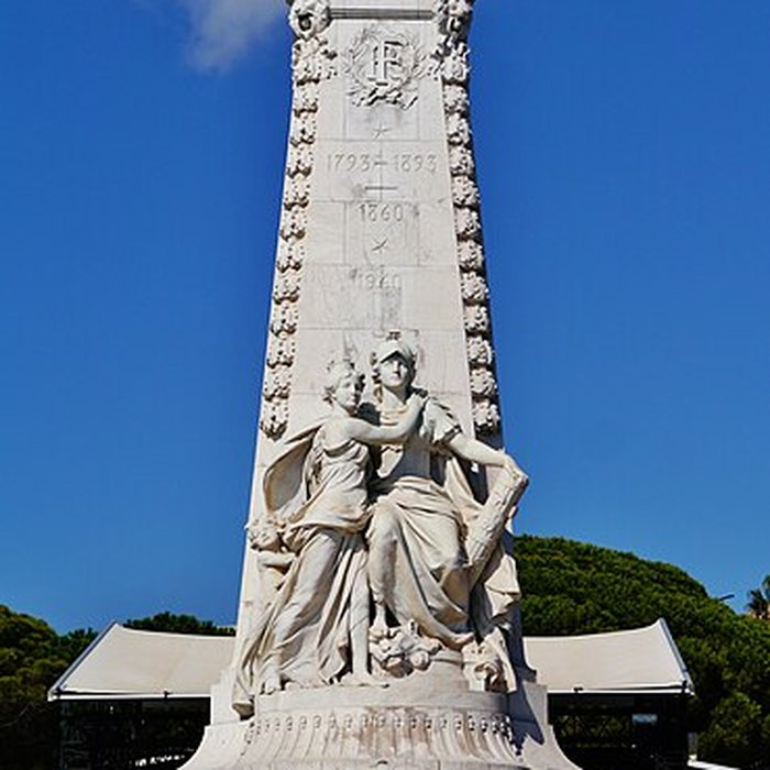Photo de Monument du centenaire de la réunion à la France situé dans le jardin Albert Ier
