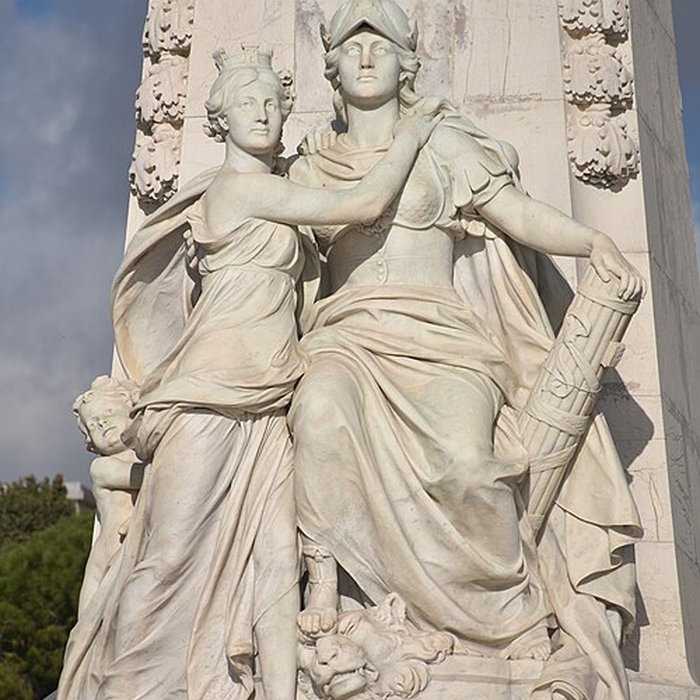 Photo de Monument du centenaire de la réunion à la France situé dans le jardin Albert Ier