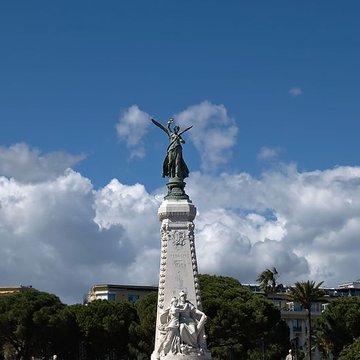 Monument du centenaire de la réunion à la France situé dans le jardin Albert Ier