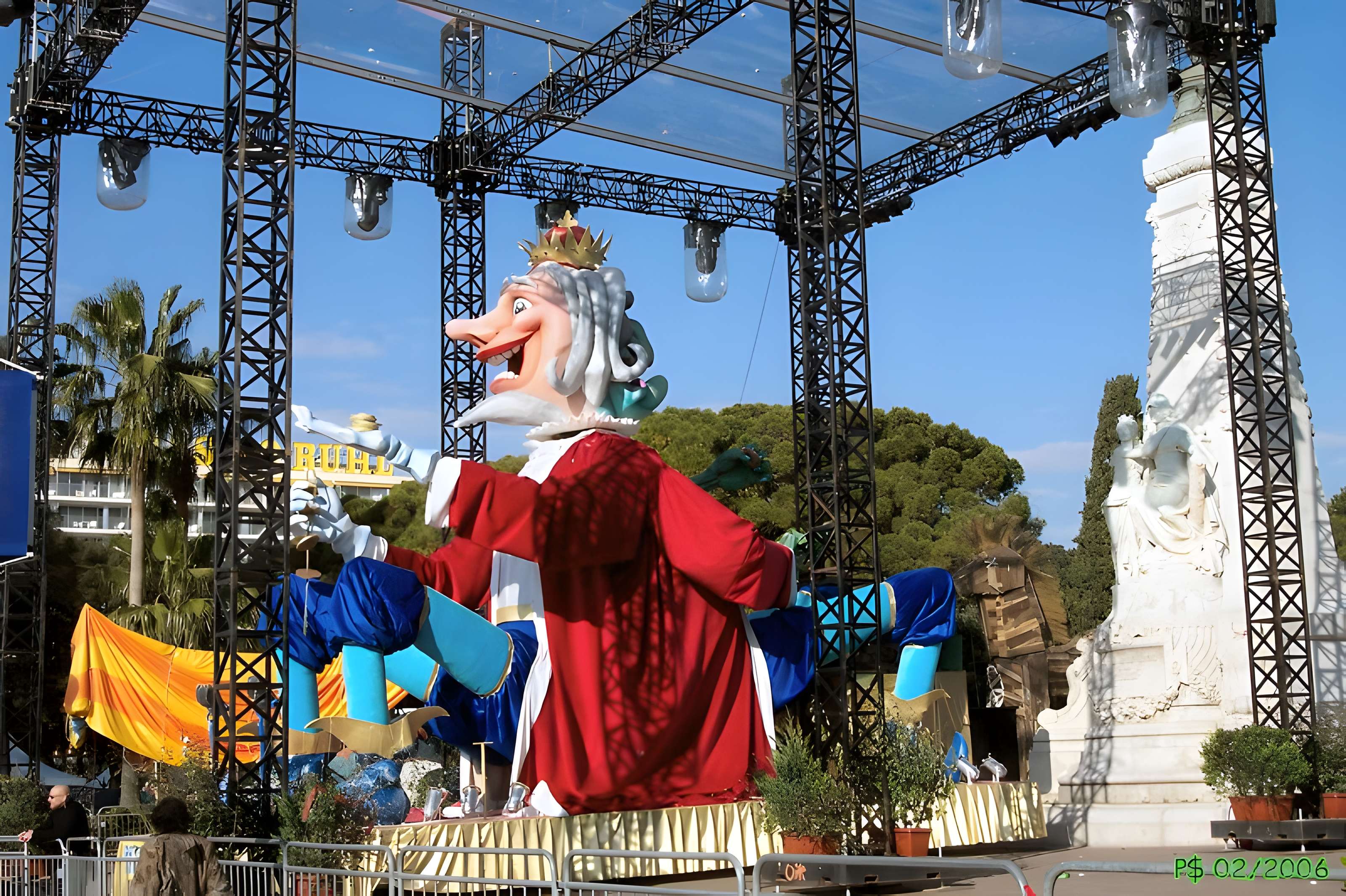 Monument du centenaire de la réunion à la France situé dans le jardin Albert Ier