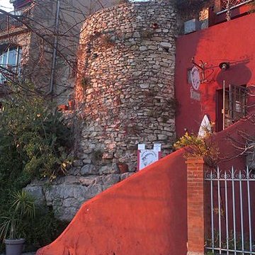 Remparts avec leurs deux portes restes