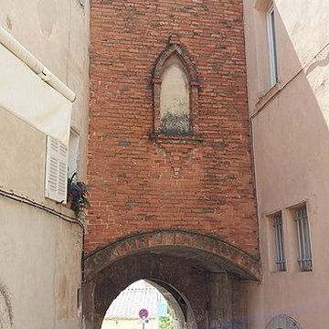 Remparts avec leurs deux portes restes