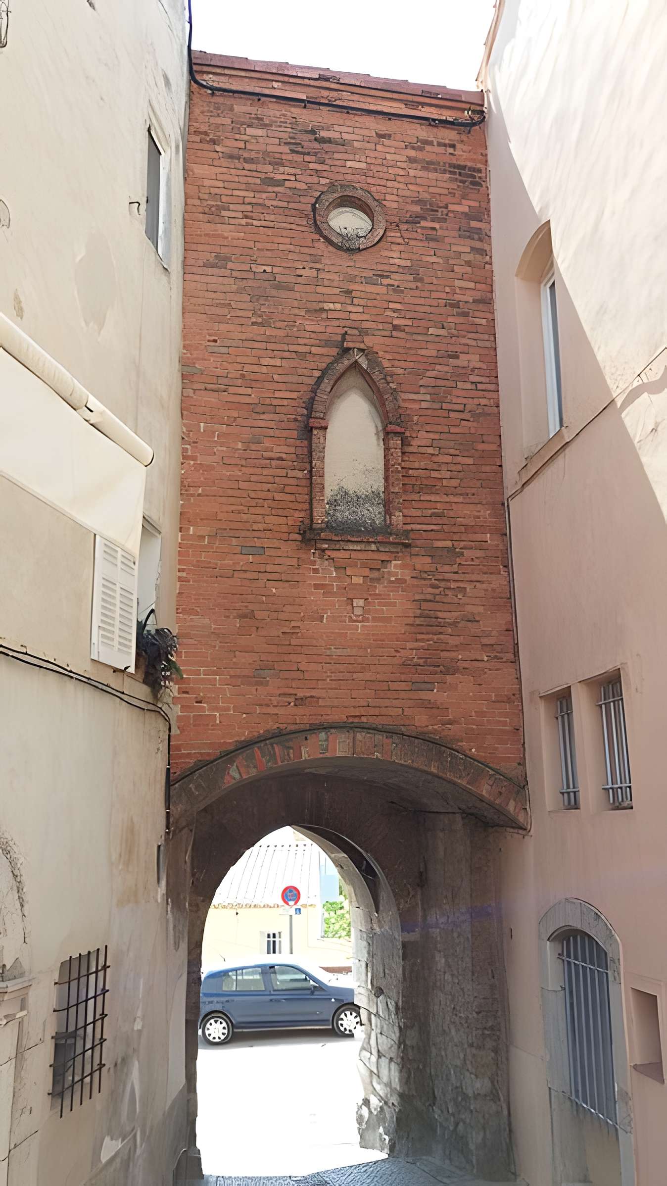 Remparts avec leurs deux portes (restes)