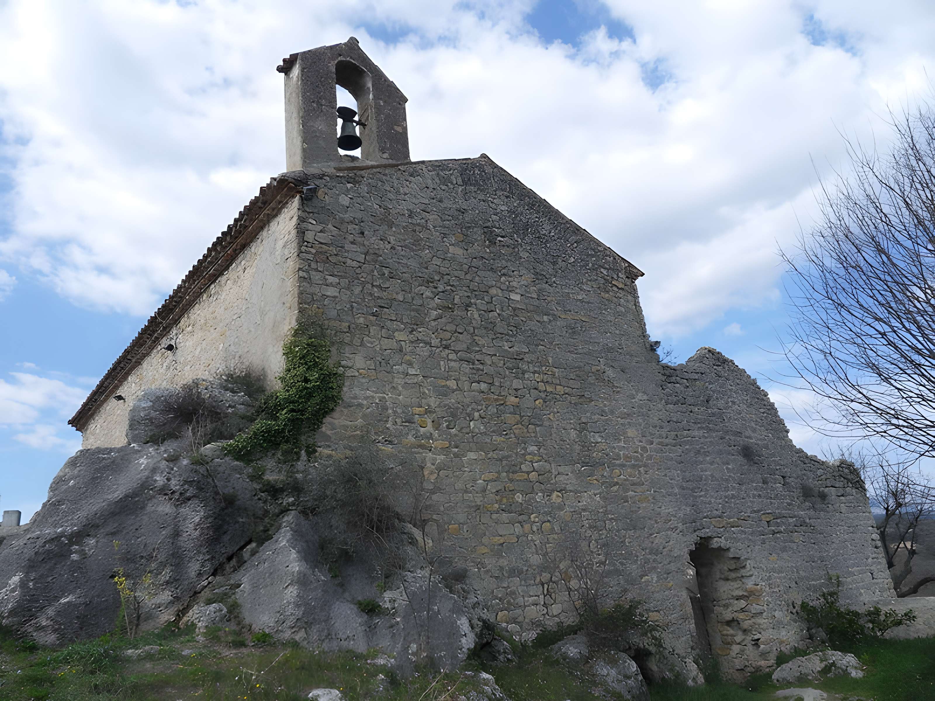 Vestiges du castrum et de la chapelle Saint-Barthélemy