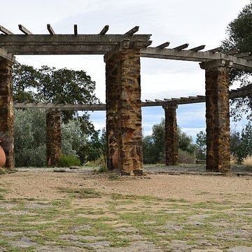 Pergola ronde du Pateck et escalier fleuri