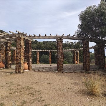 Pergola ronde du Pateck et escalier fleuri