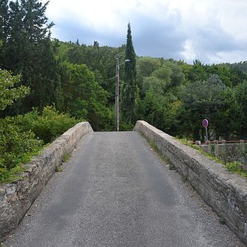 Pont du Gourgaret sur la Bresque