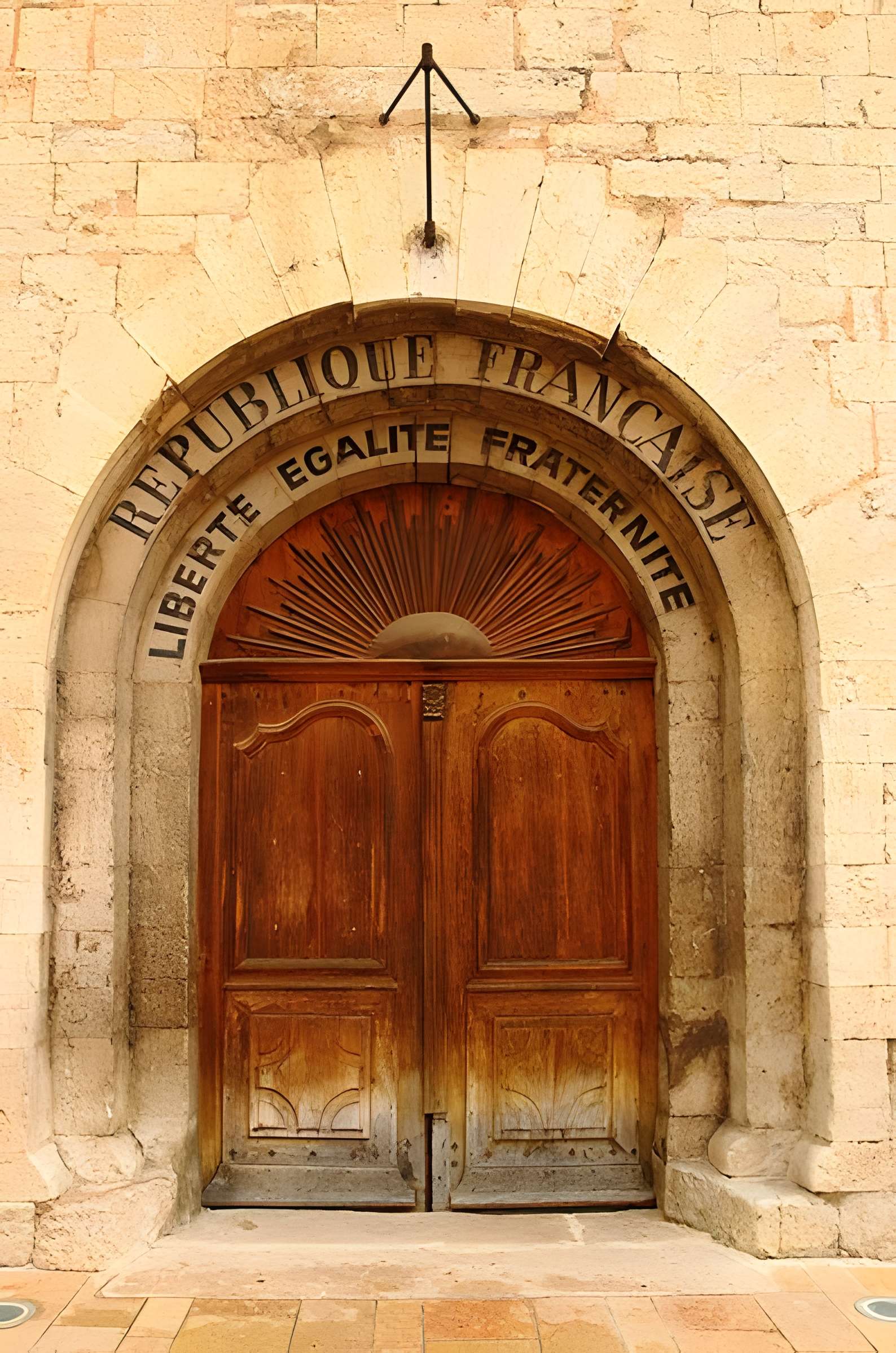 Église paroissiale Saint- Pierre