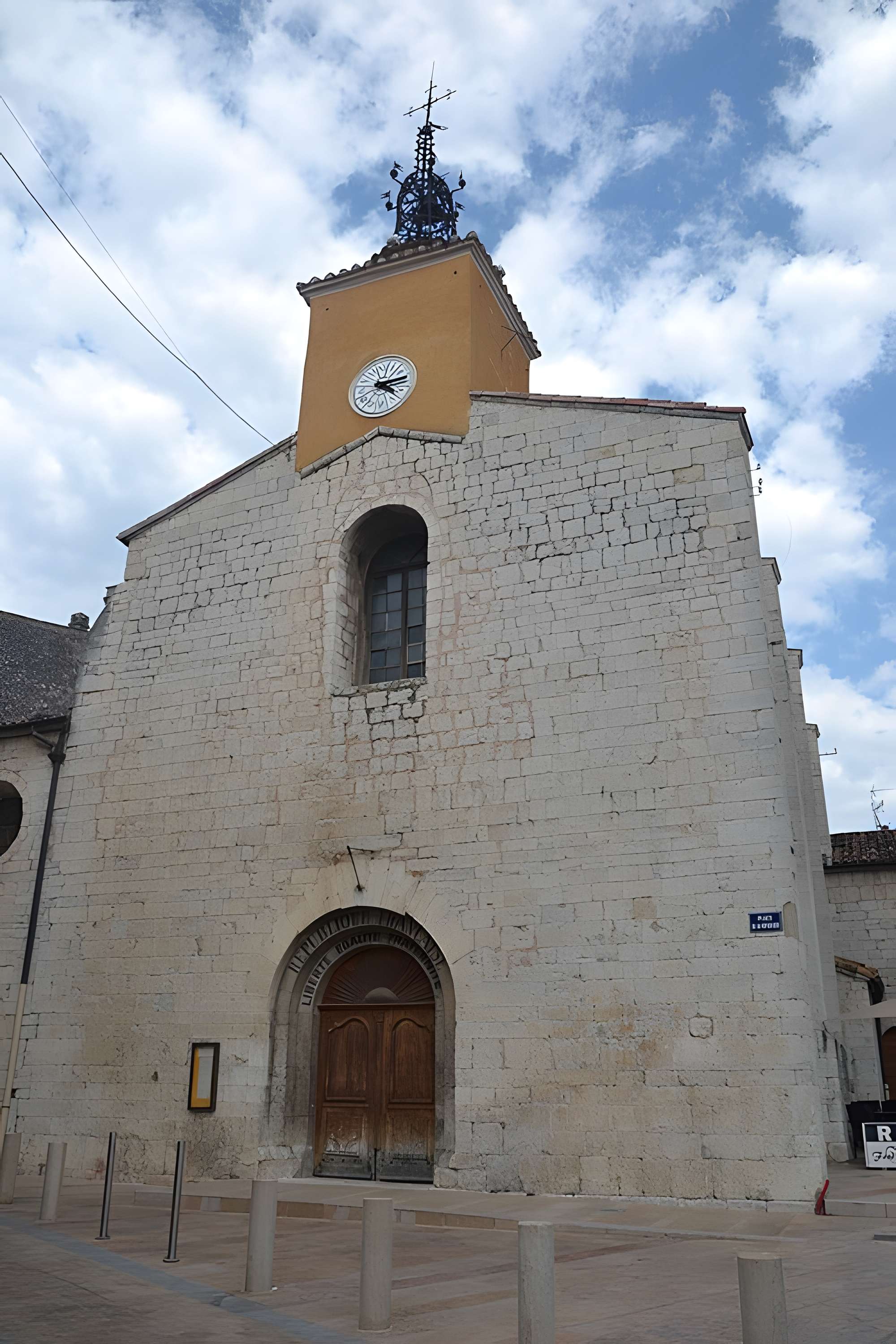 Église paroissiale Saint- Pierre