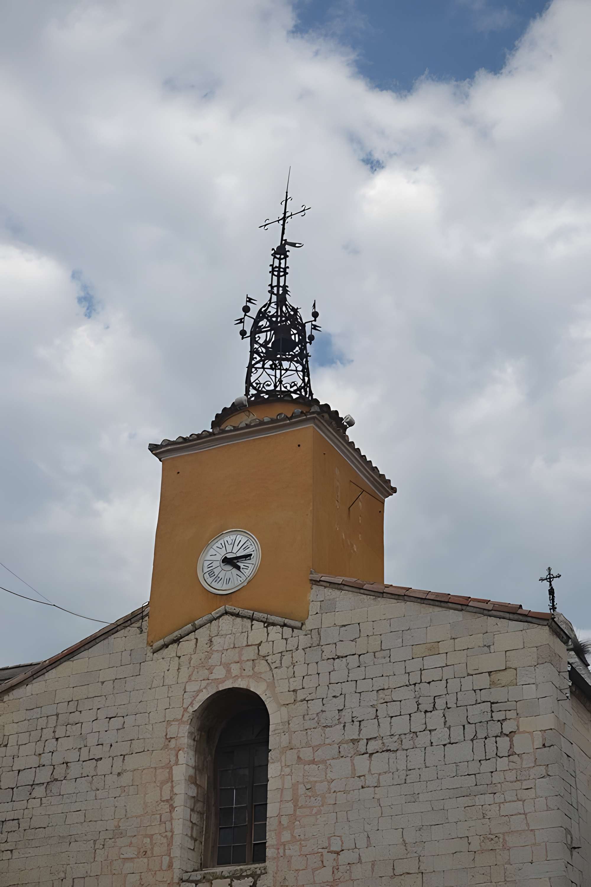 Église paroissiale Saint- Pierre