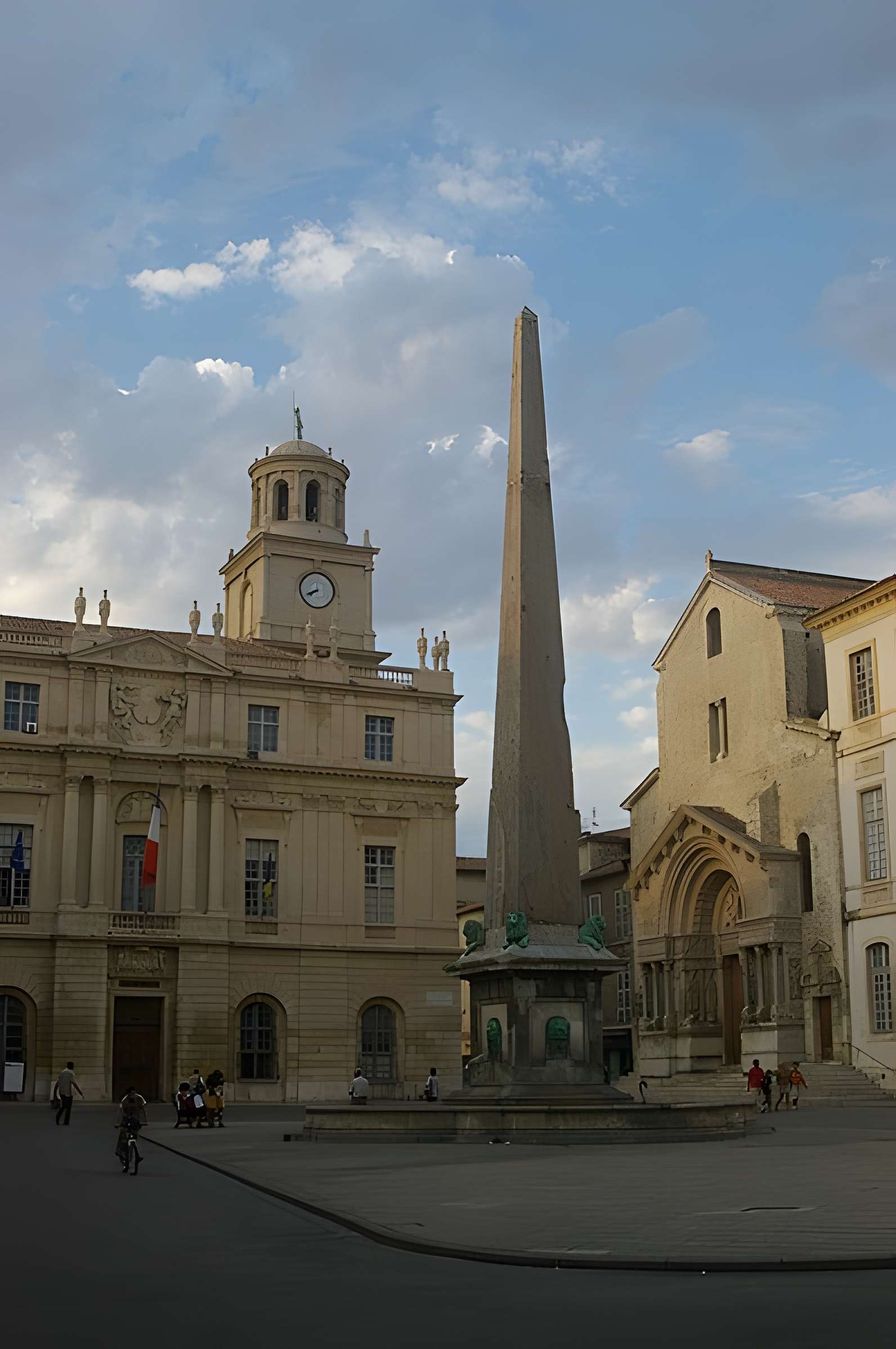 Obélisque d'Arles