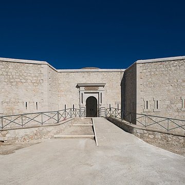 Tour Beaumont, située Colline du Mont-Faron, actuel Mémorial du débarquement en Provence