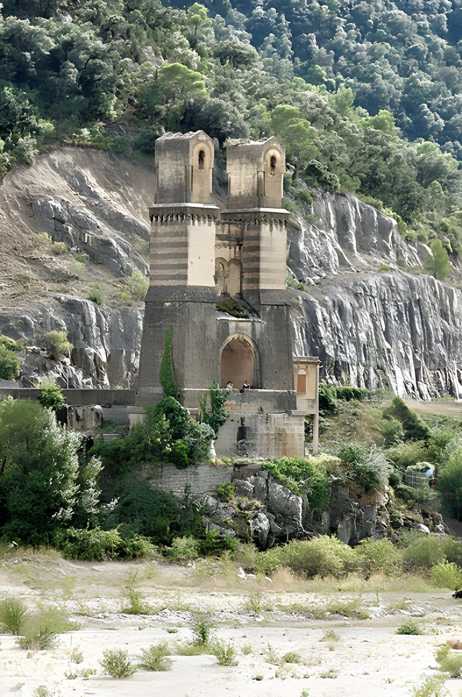 Ancien pont suspendu de Mirabeau