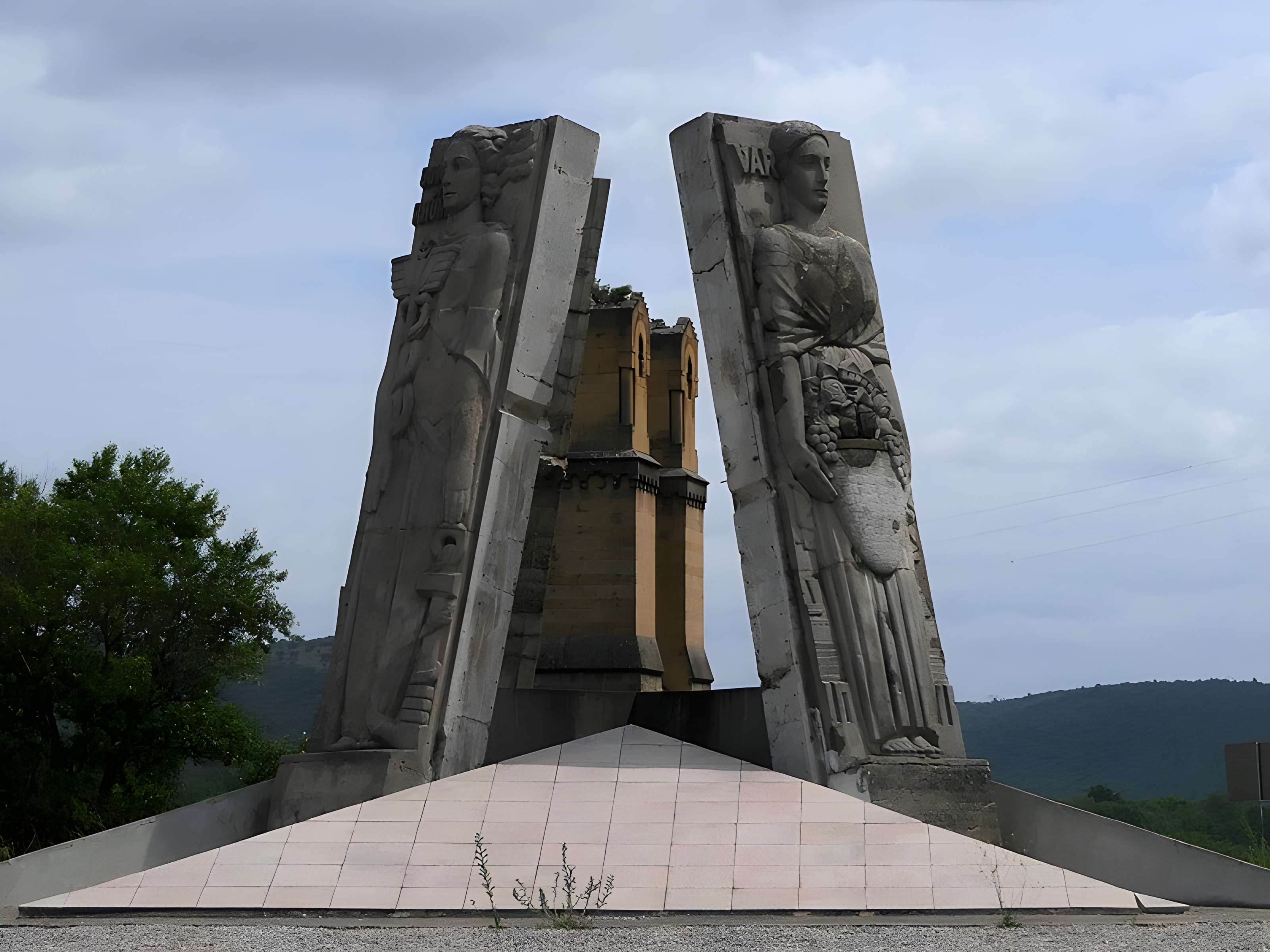 Ancien pont suspendu de Mirabeau