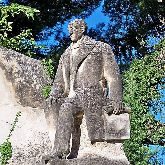Photo de Monument commémoratif à Louis Giraud
