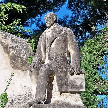 Monument commémoratif à Louis Giraud