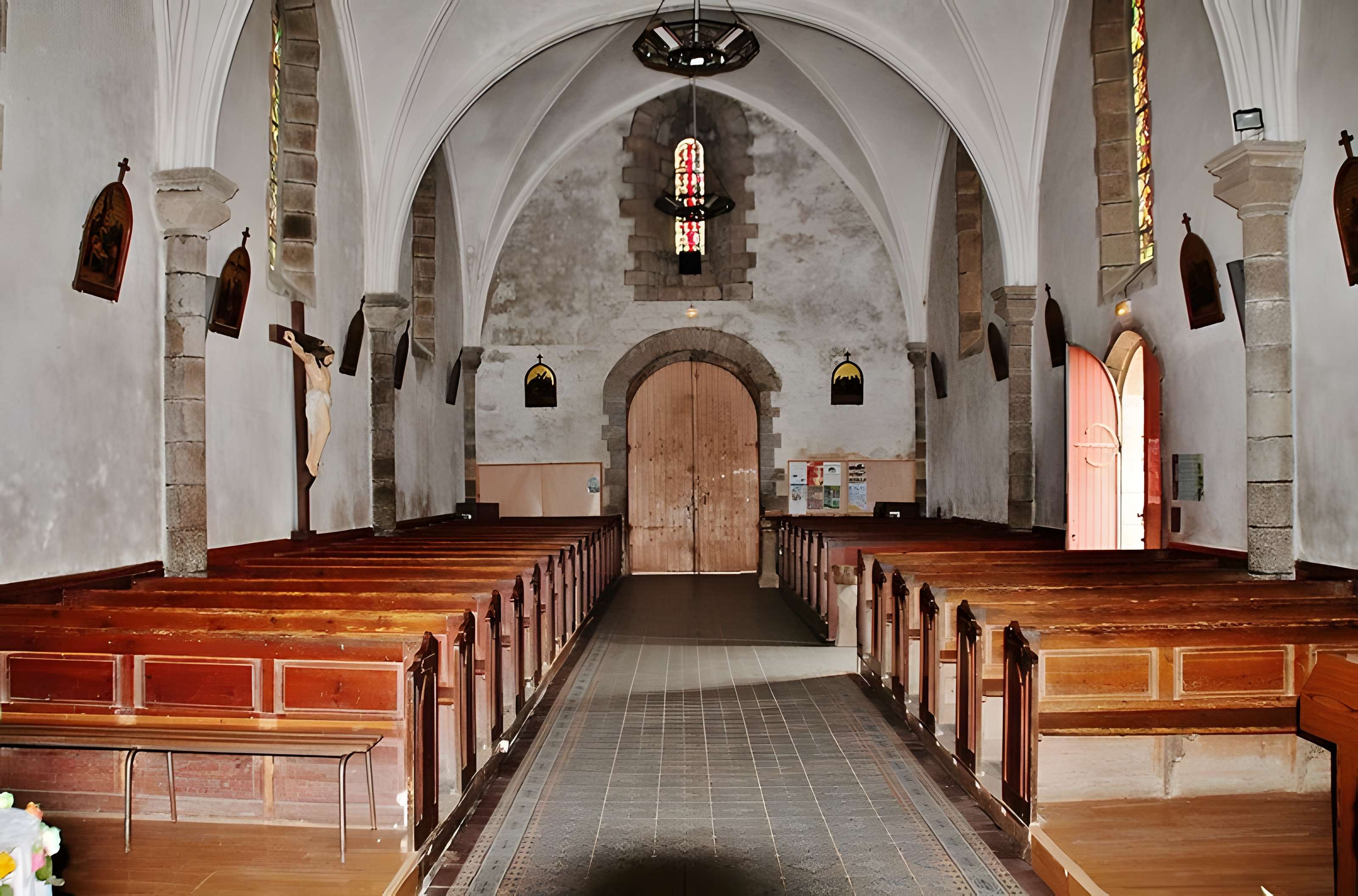 Eglise (à l'exception de la nef moderne)