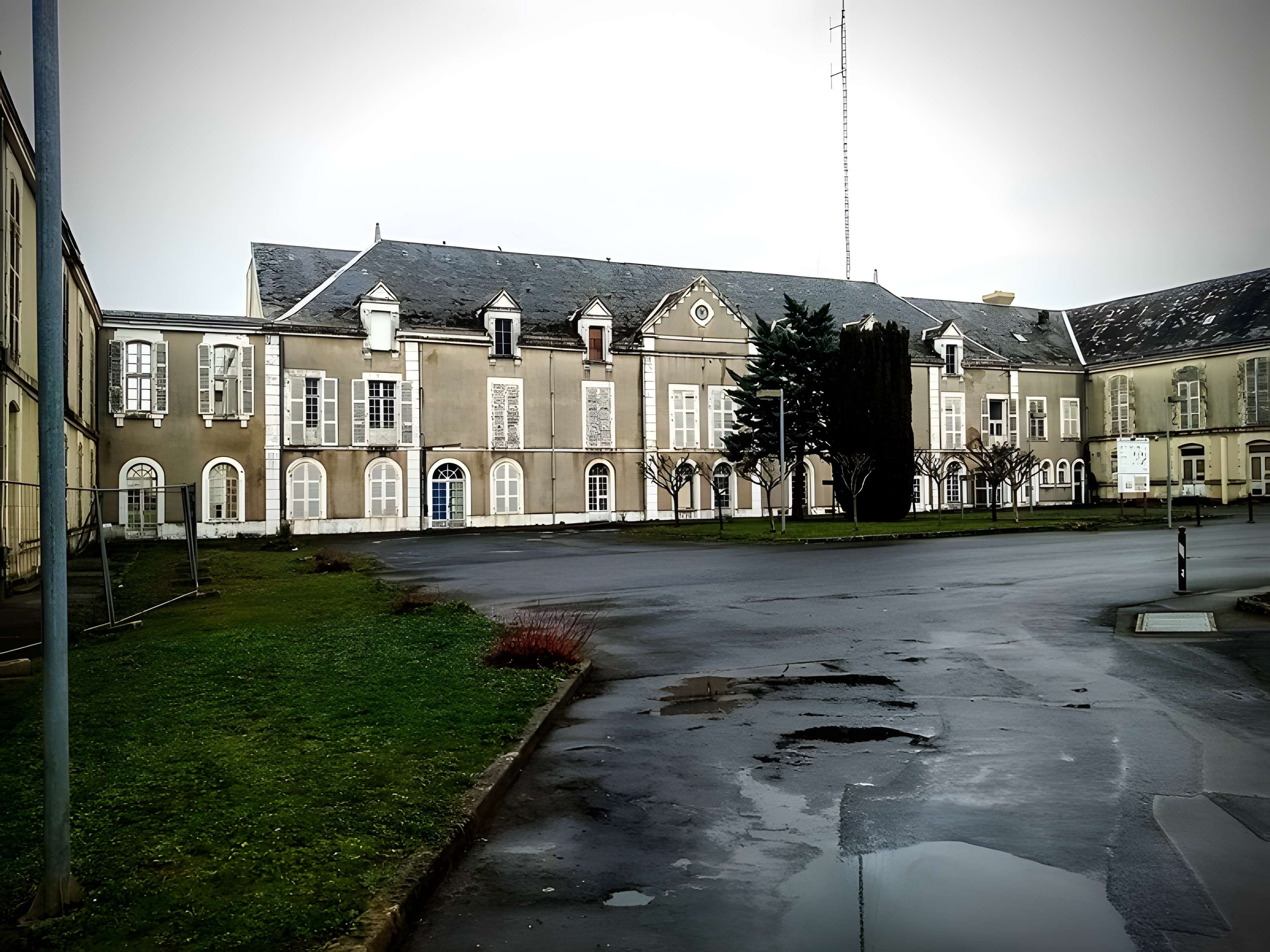 Ancien couvent des Tiercelettes, actuellement hôpital