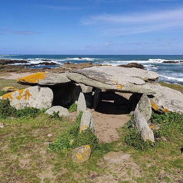 Trois dolmens