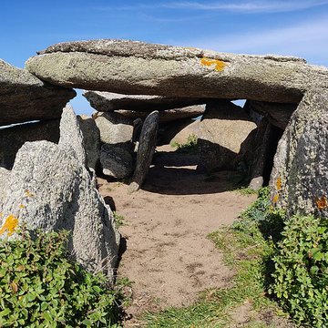 Trois dolmens
