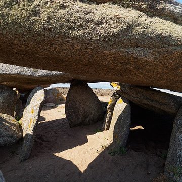 Trois dolmens