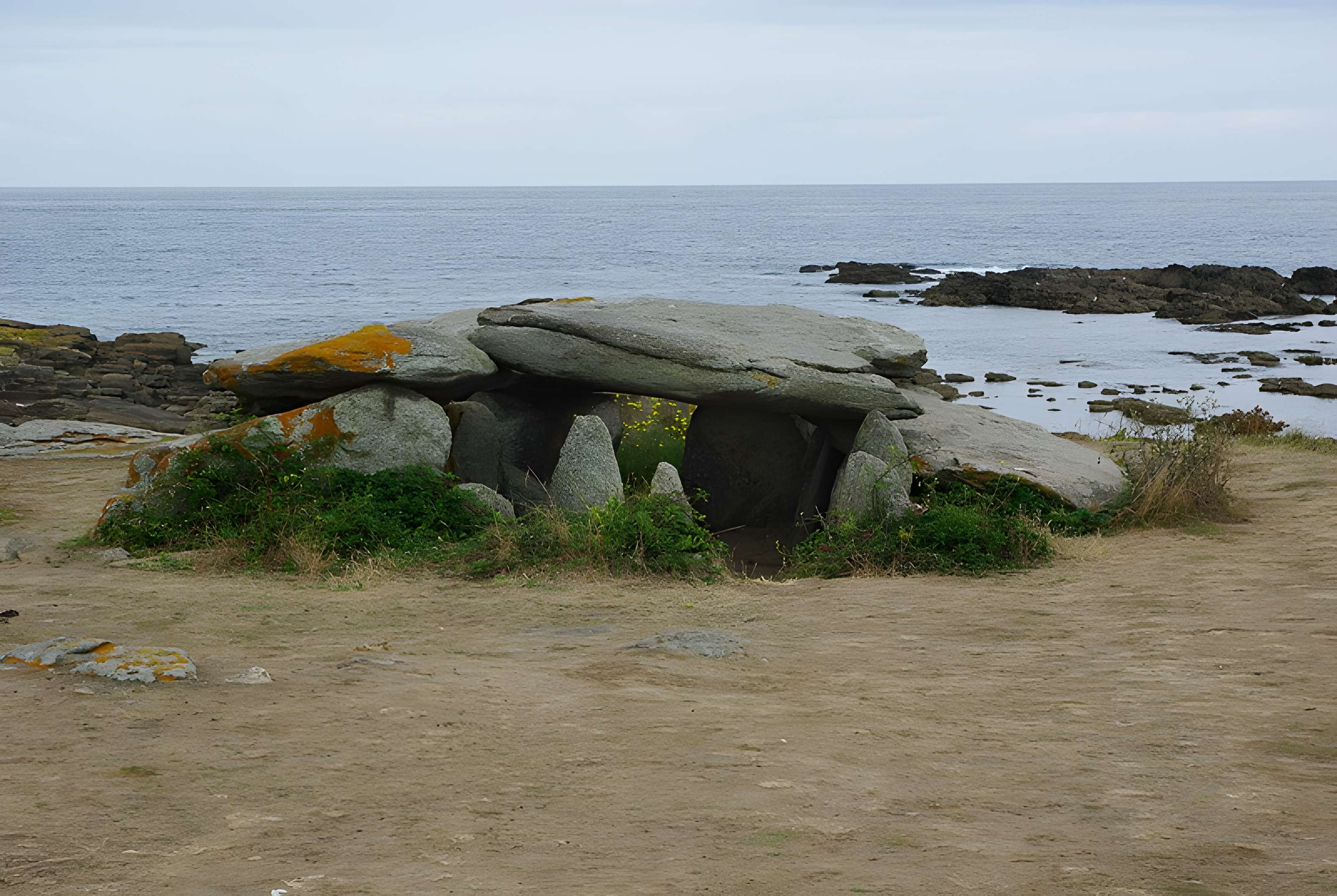 Trois dolmens
