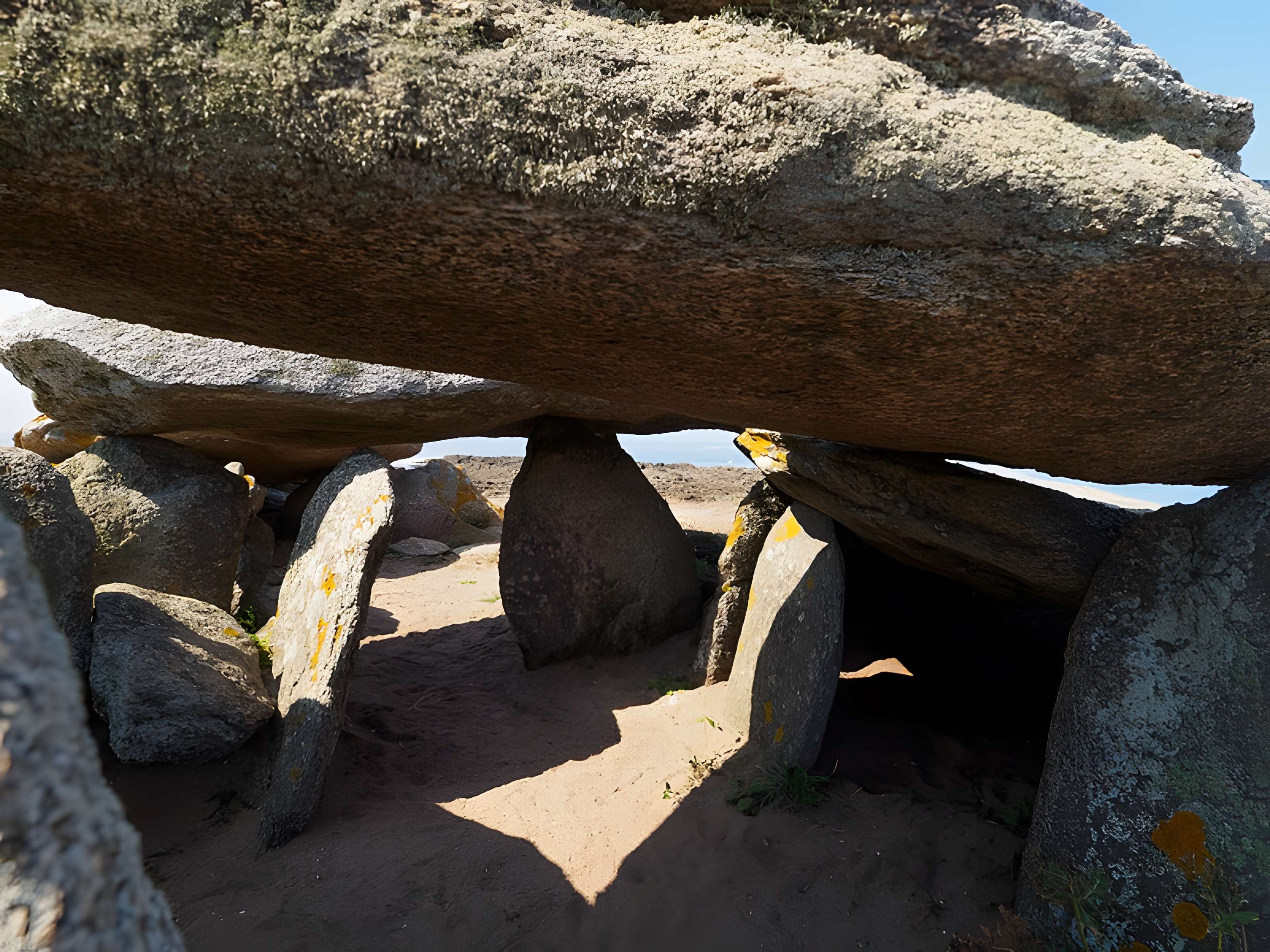 Trois dolmens