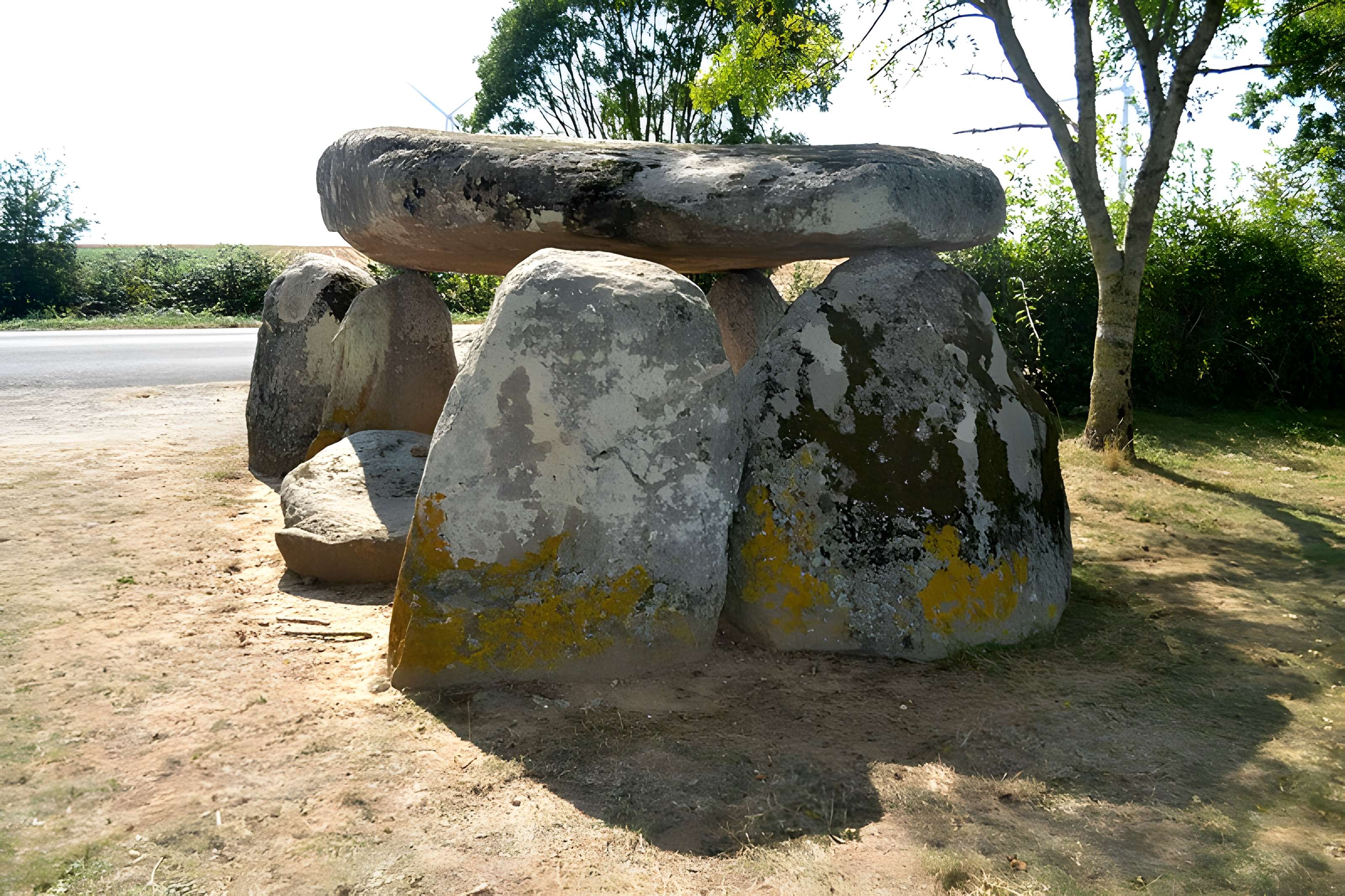 Dolmen dit de la Cour du Breuil