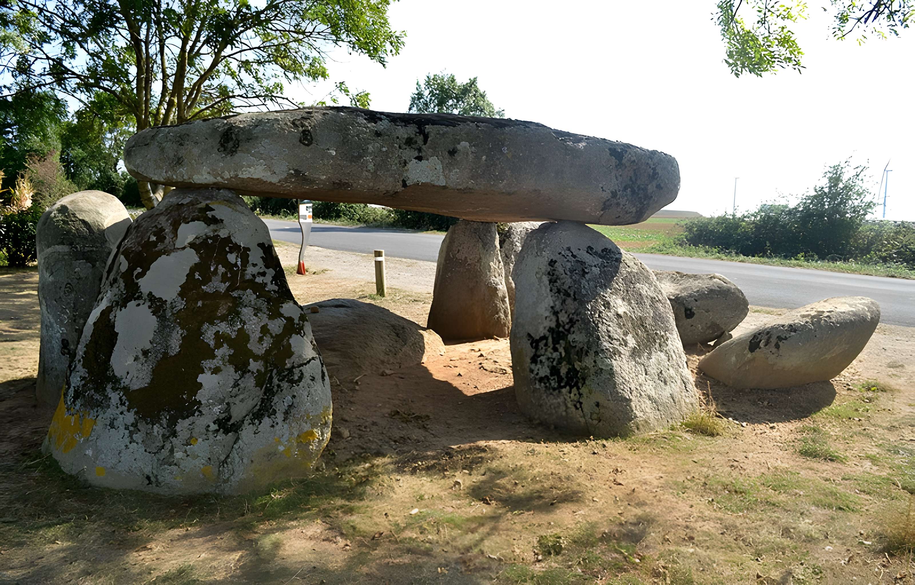 Dolmen dit de la Cour du Breuil