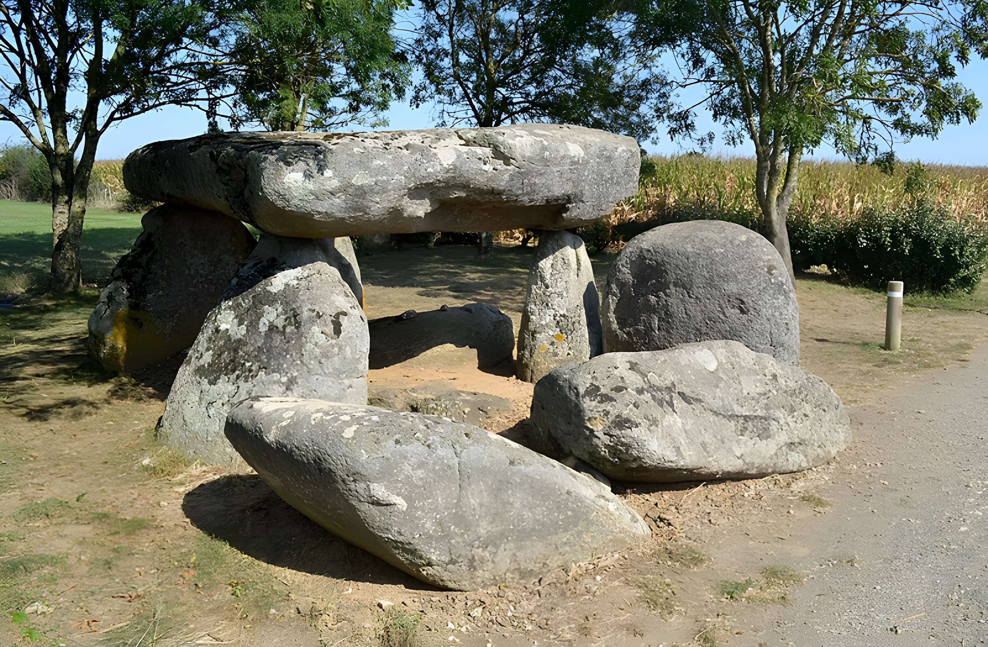 Dolmen dit de la Cour du Breuil