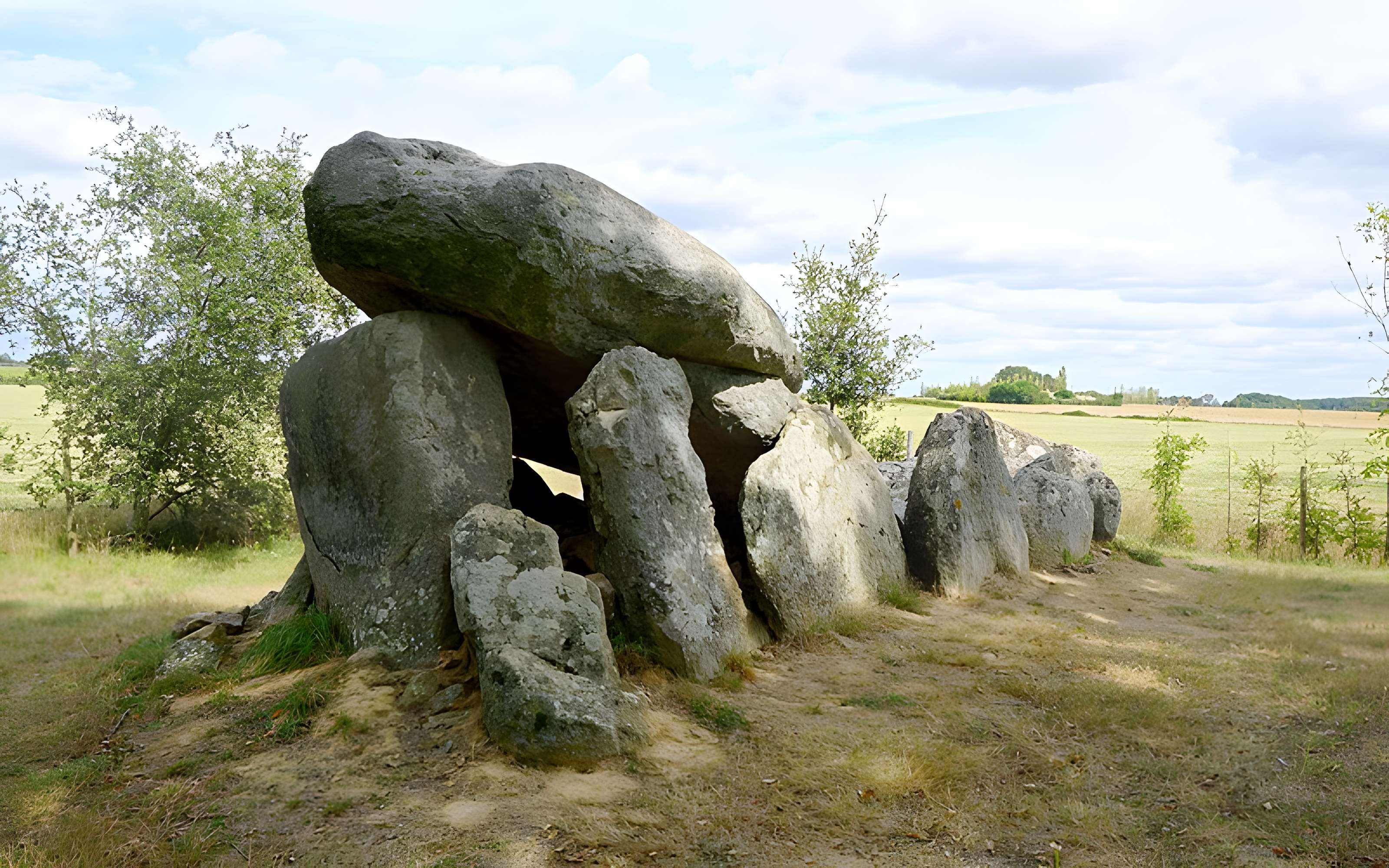 Dolmen dit de la Cour du Breuil