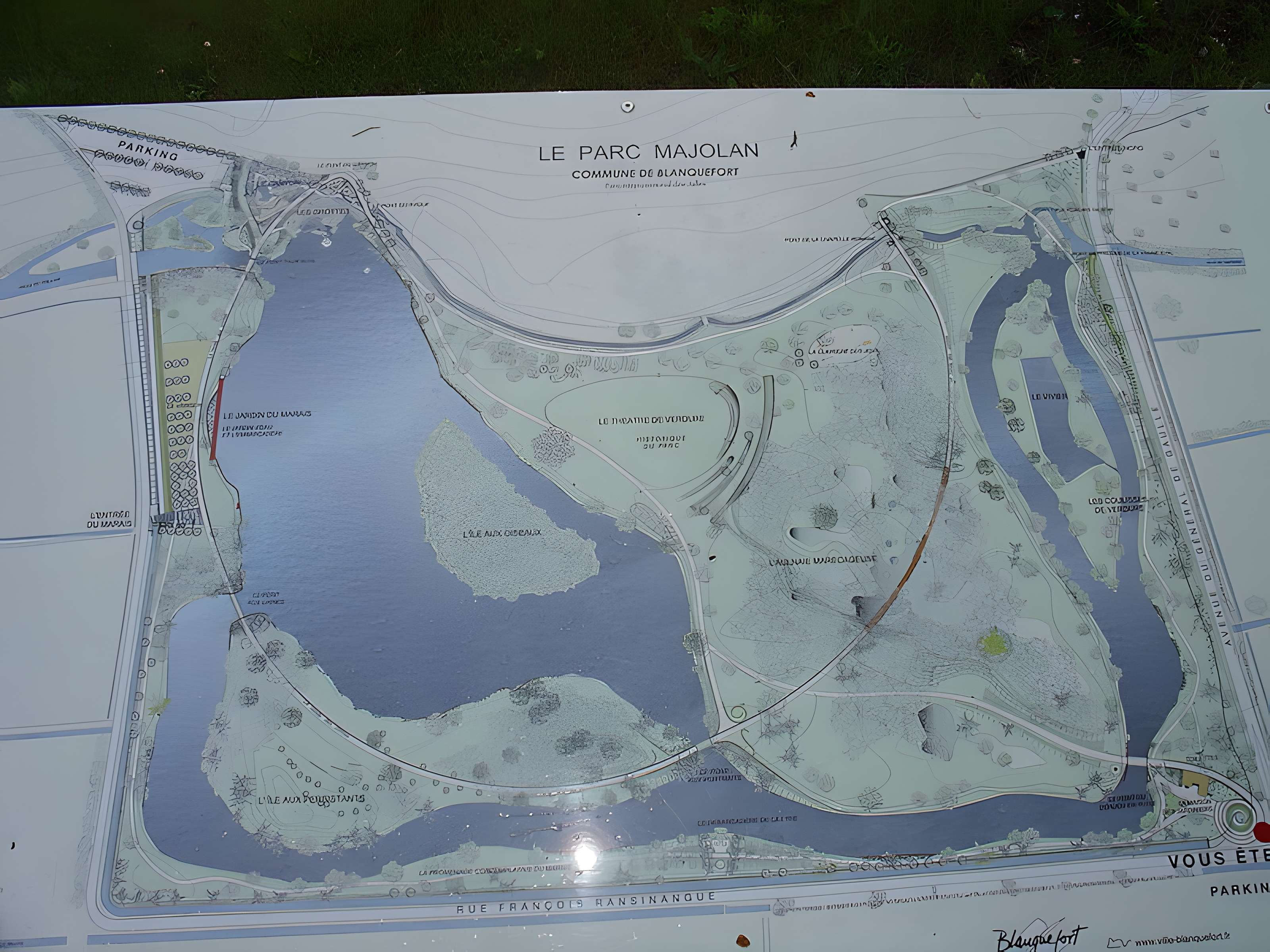 Parc et Grotte de Majolan à Blanquefort