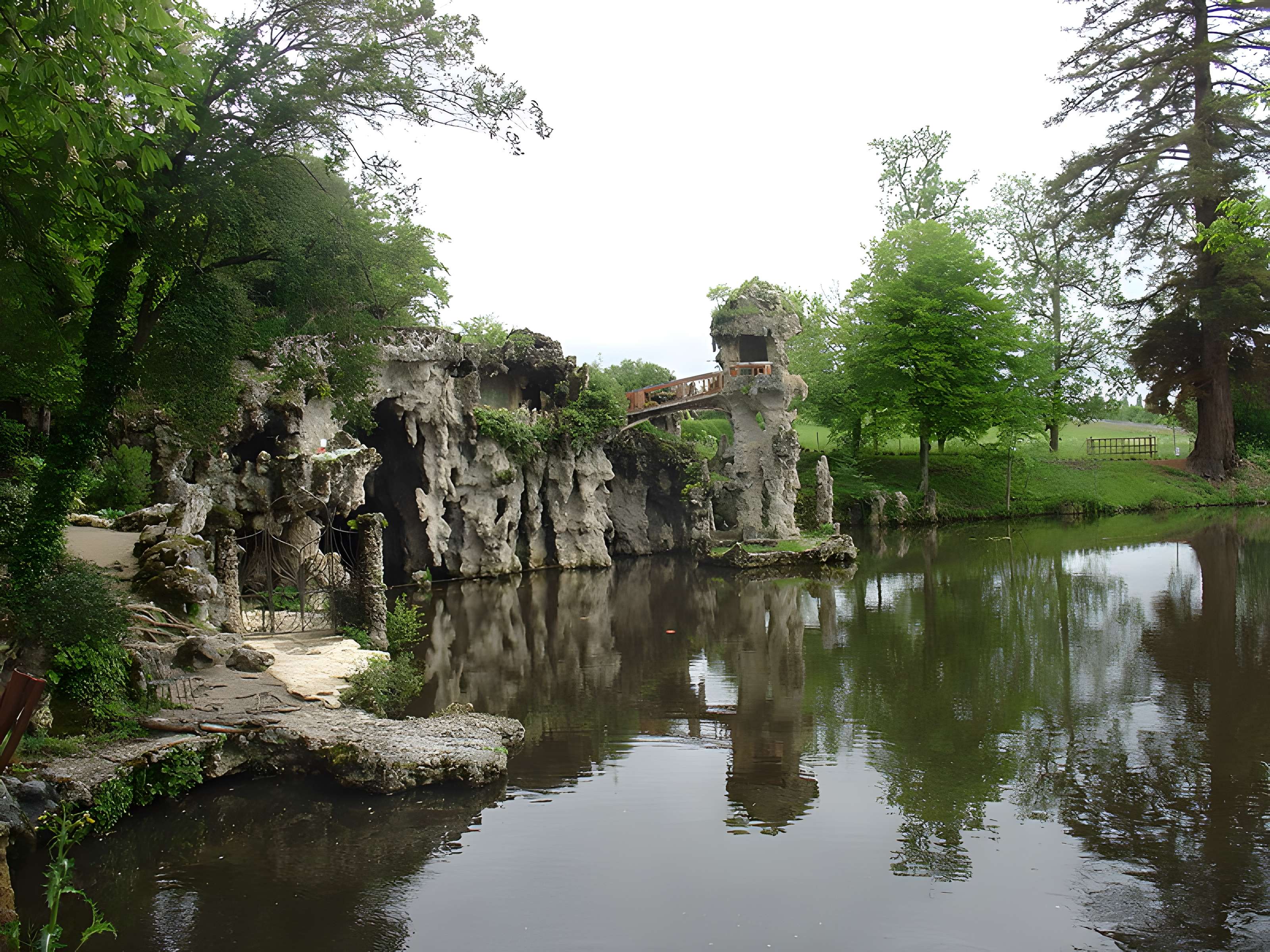 Parc et Grotte de Majolan à Blanquefort