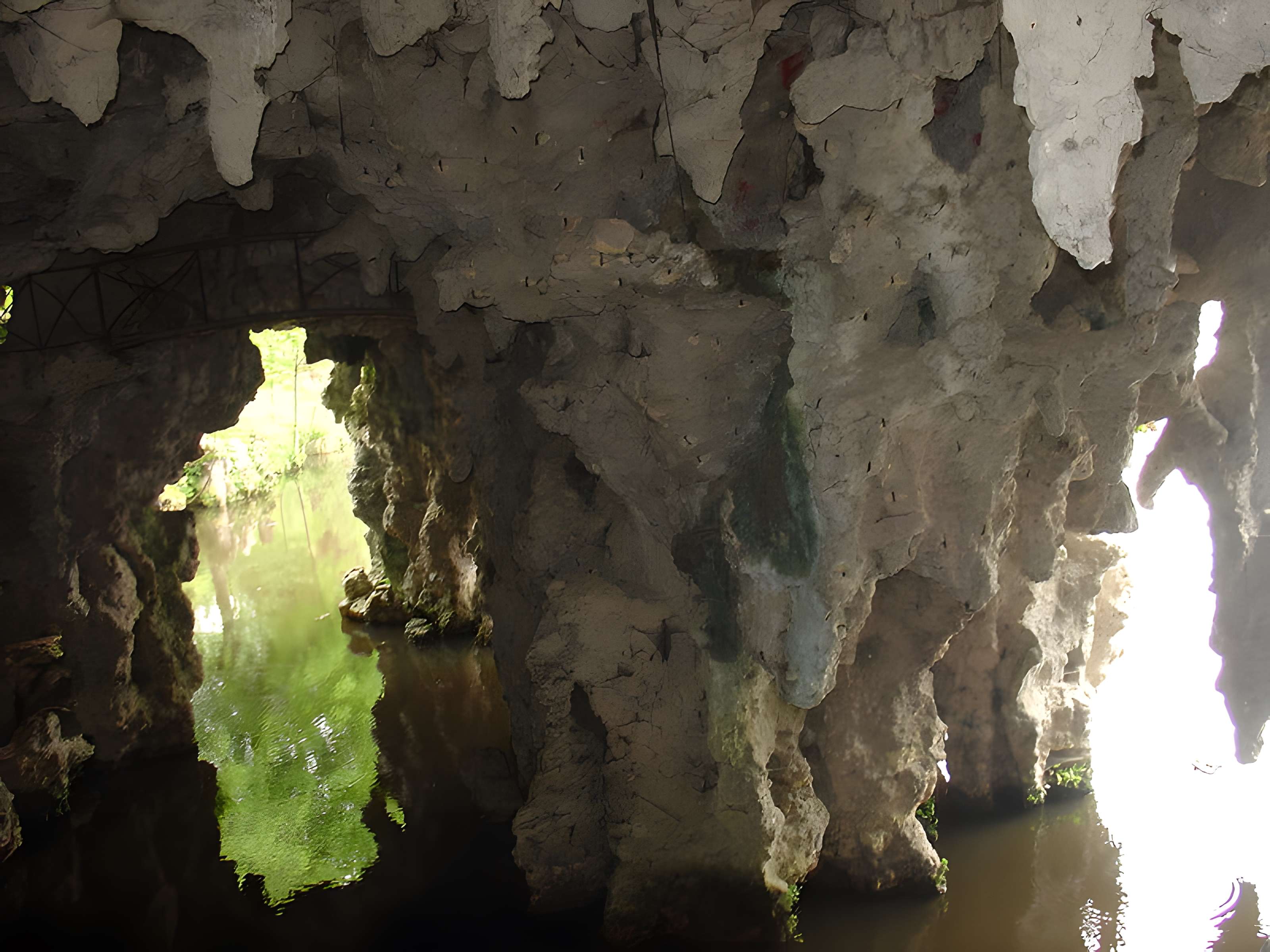 Parc et Grotte de Majolan à Blanquefort