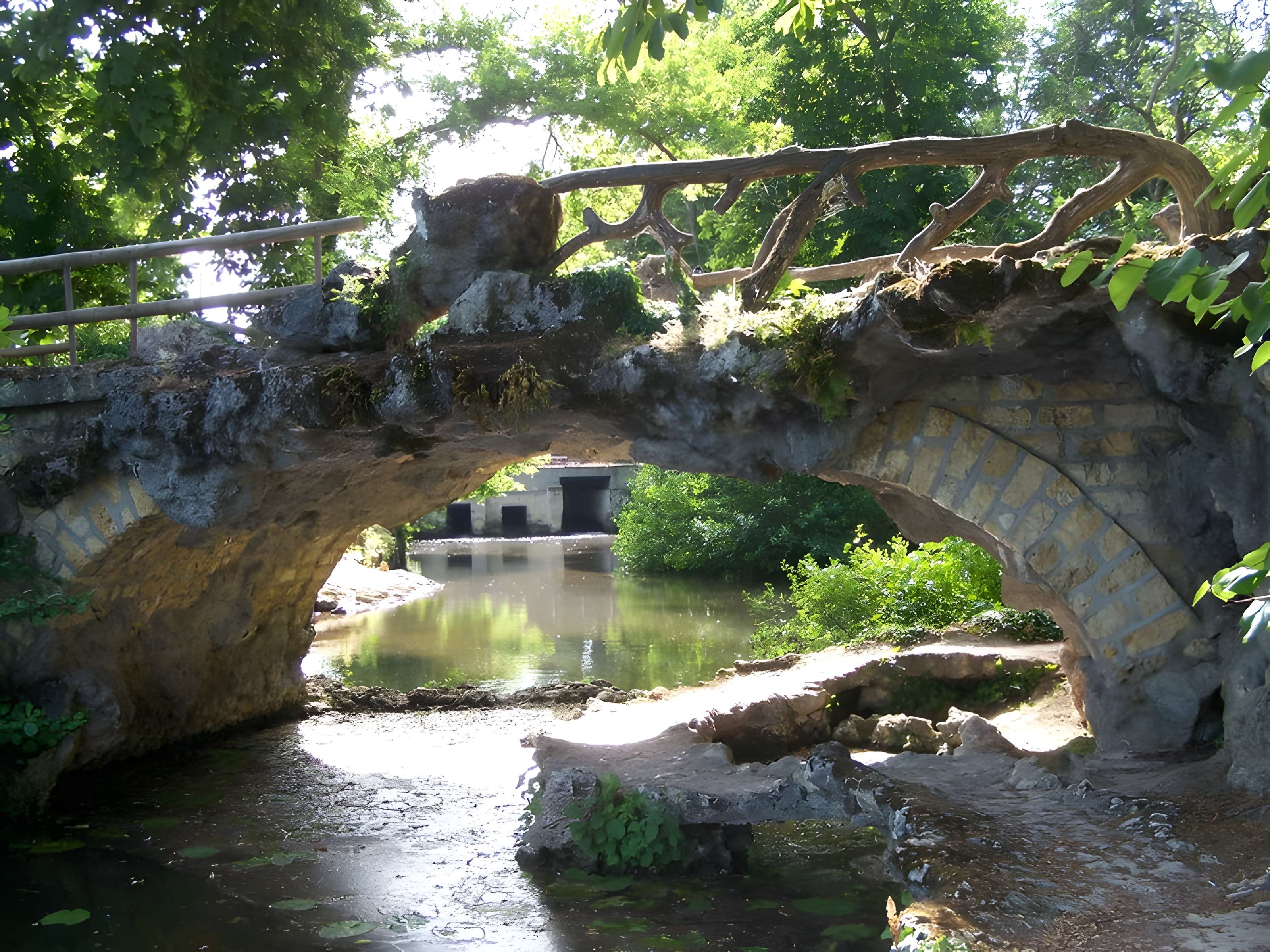 Parc et Grotte de Majolan à Blanquefort