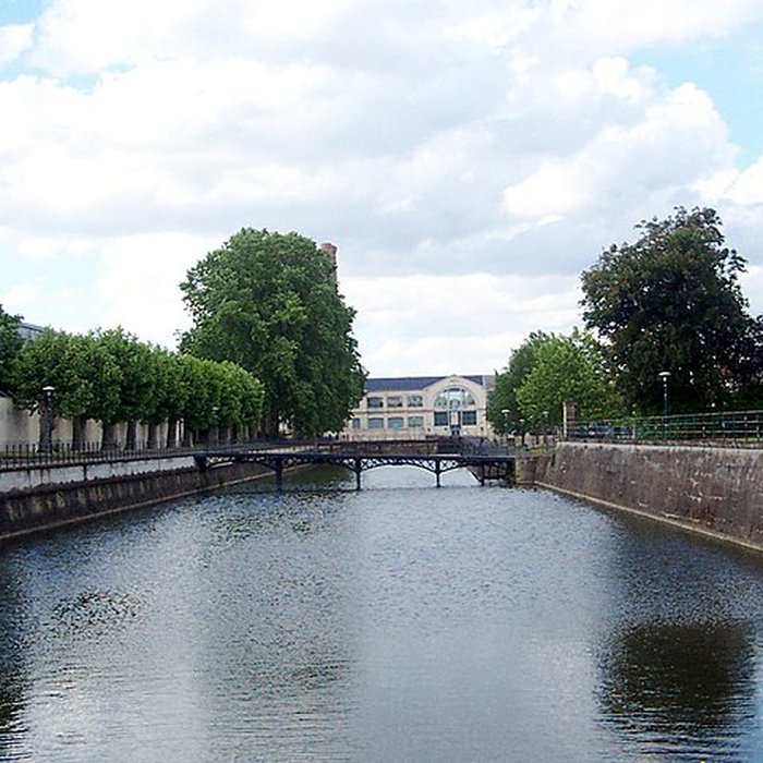 Photo de Manufacture darmes, actuellement Musée de lautomobile