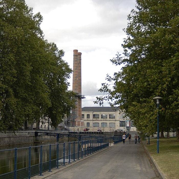 Photo de Manufacture darmes, actuellement Musée de lautomobile