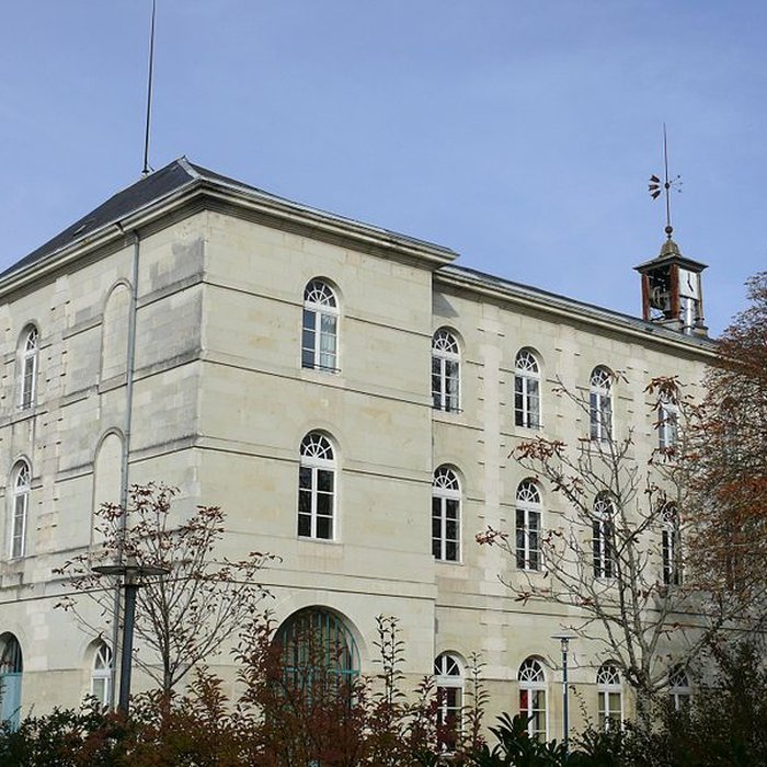 Photo de Manufacture darmes, actuellement Musée de lautomobile