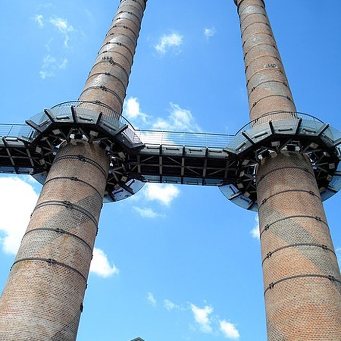 Photo de Manufacture darmes, actuellement Musée de lautomobile