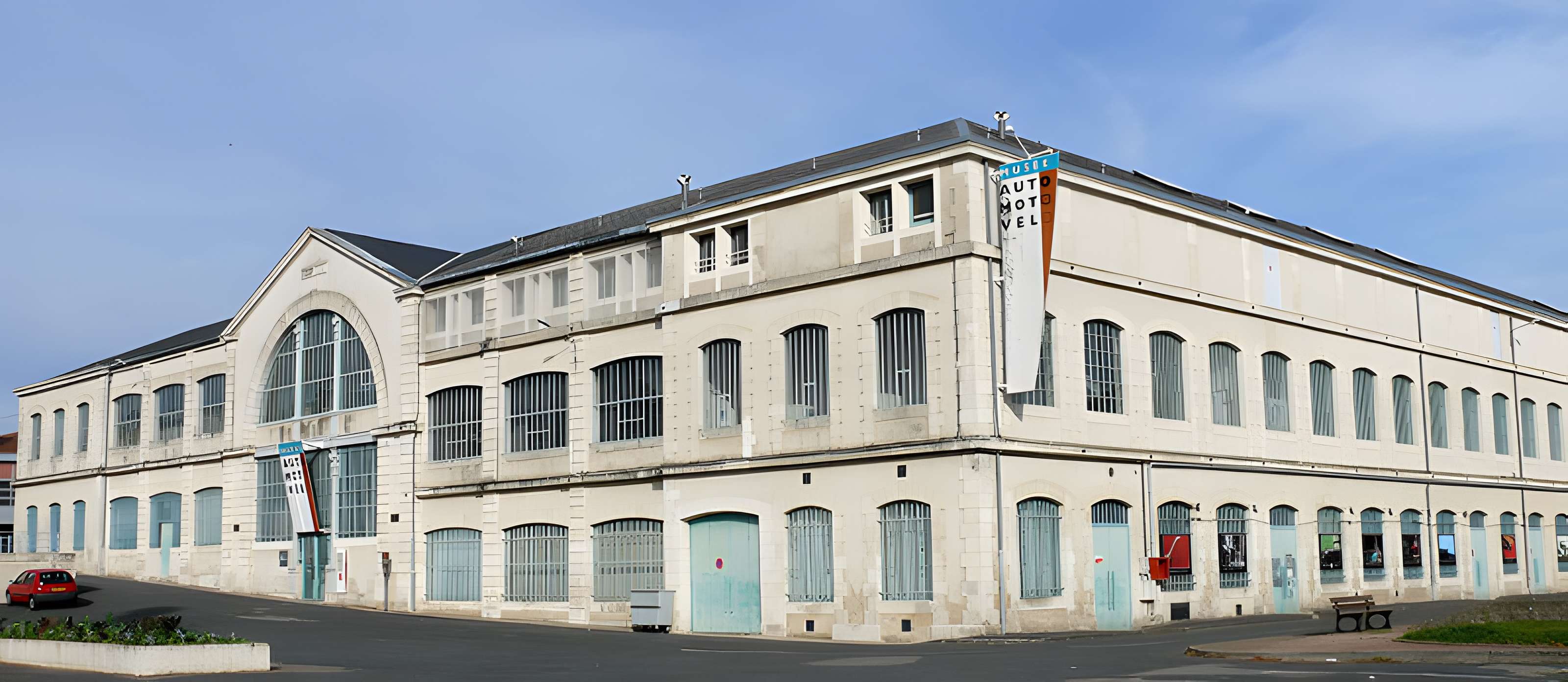 Manufacture d'armes, actuellement Musée de l'automobile