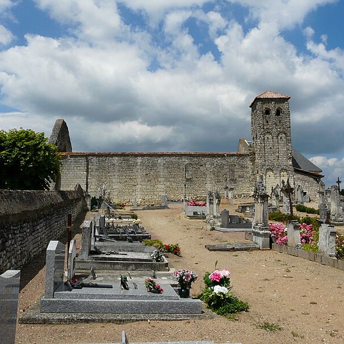 Photo de Restes de léglise Saint-Pierre