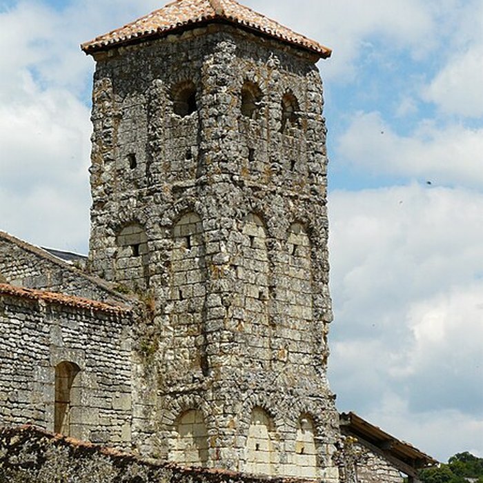Photo de Restes de léglise Saint-Pierre