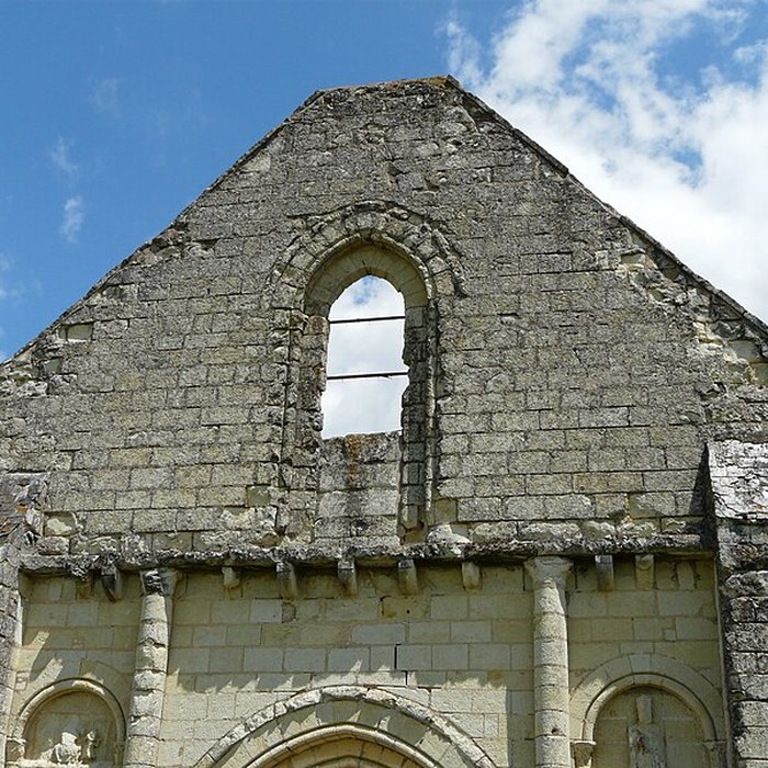 Photo de Restes de léglise Saint-Pierre