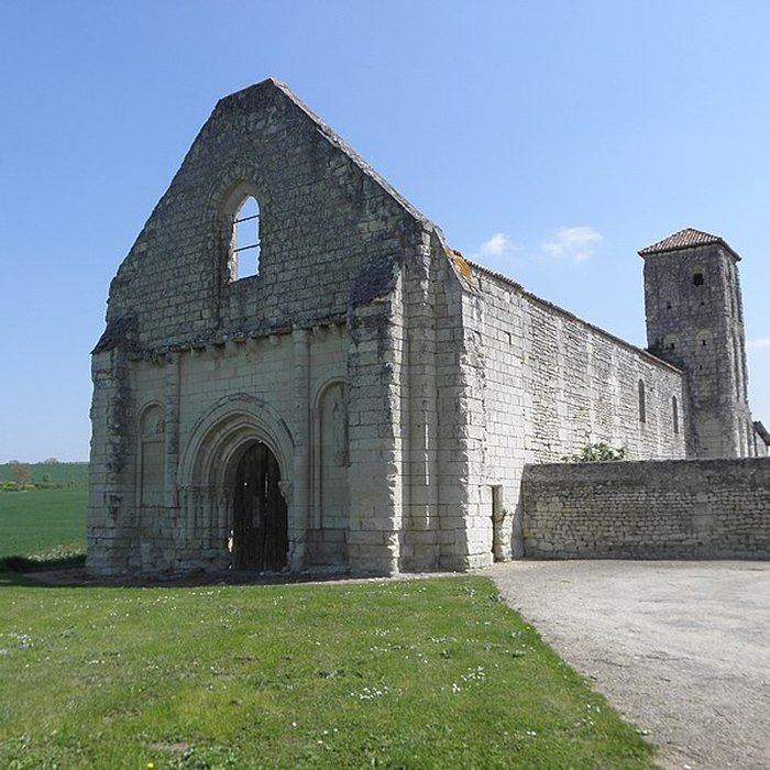 Photo de Restes de léglise Saint-Pierre