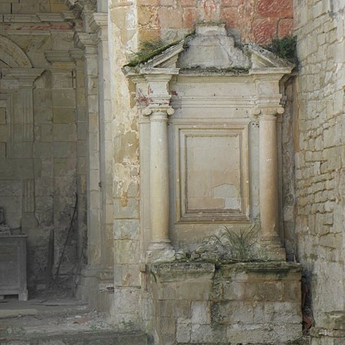 Photo de Restes de léglise Saint-Pierre