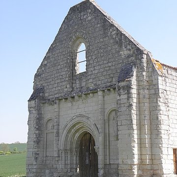 Restes de léglise Saint-Pierre
