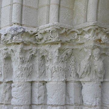 Restes de léglise Saint-Pierre