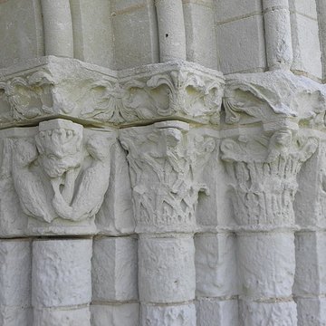 Restes de léglise Saint-Pierre