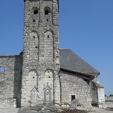 Restes de léglise Saint-Pierre