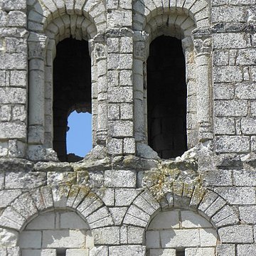 Restes de léglise Saint-Pierre